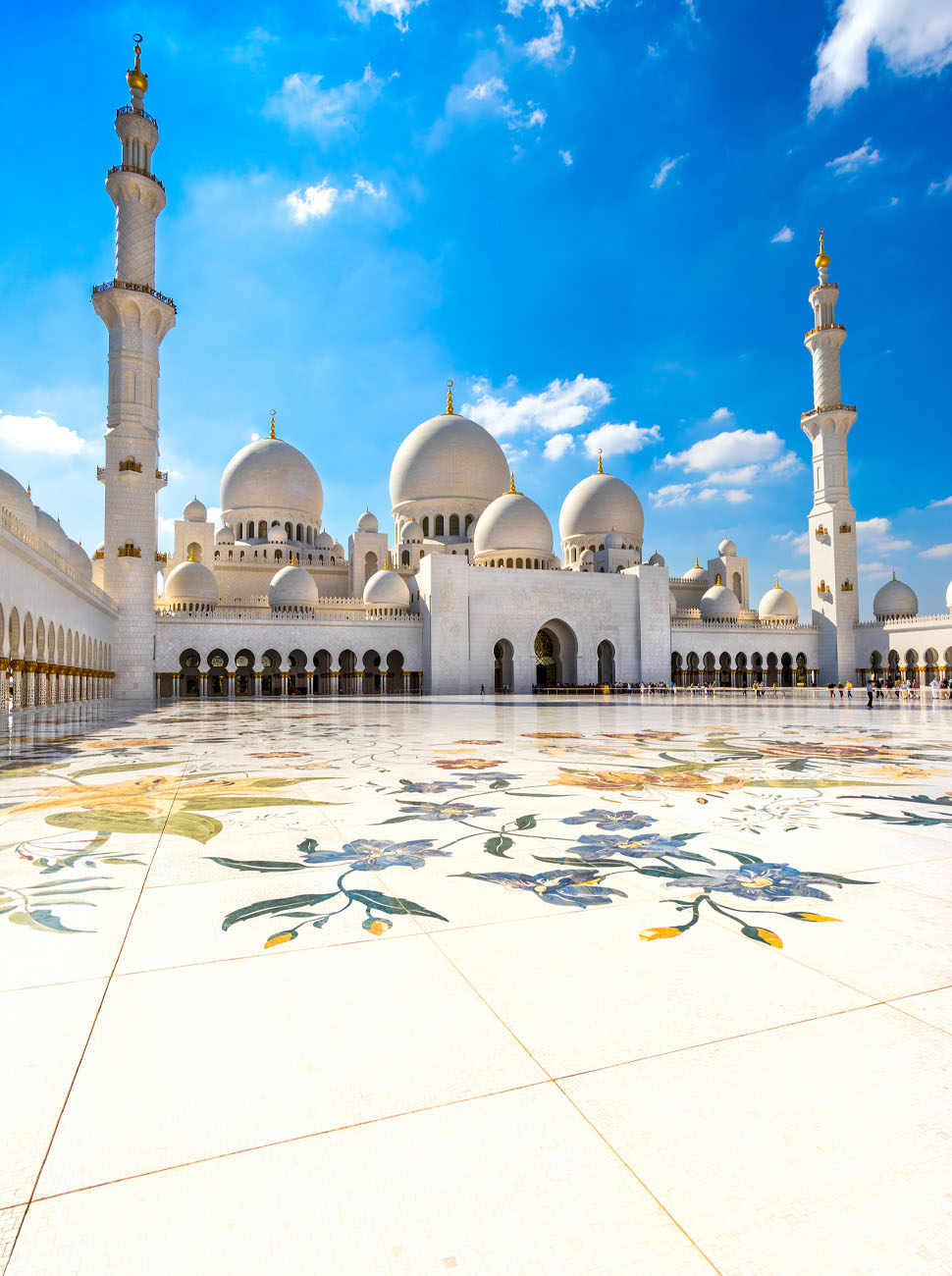 Photo of Sheikh Zayed Mosque in Abu Dhabi, UAE.
